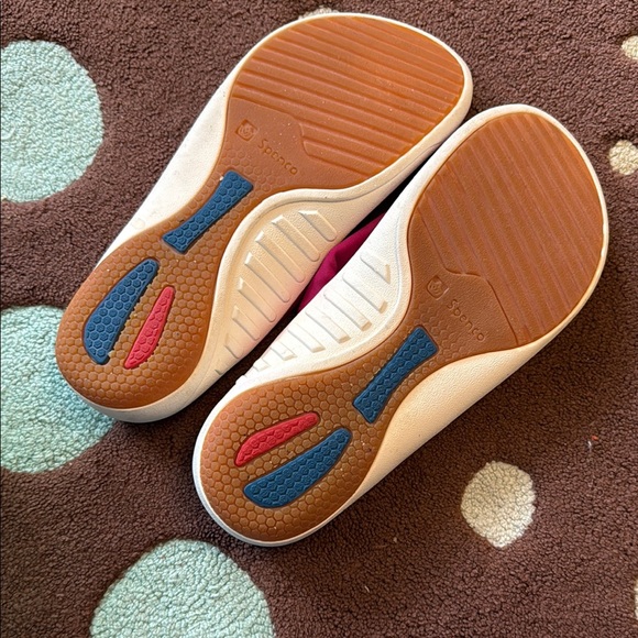 Spenco Women’s Cushioned Sandals - Picture 3 of 4